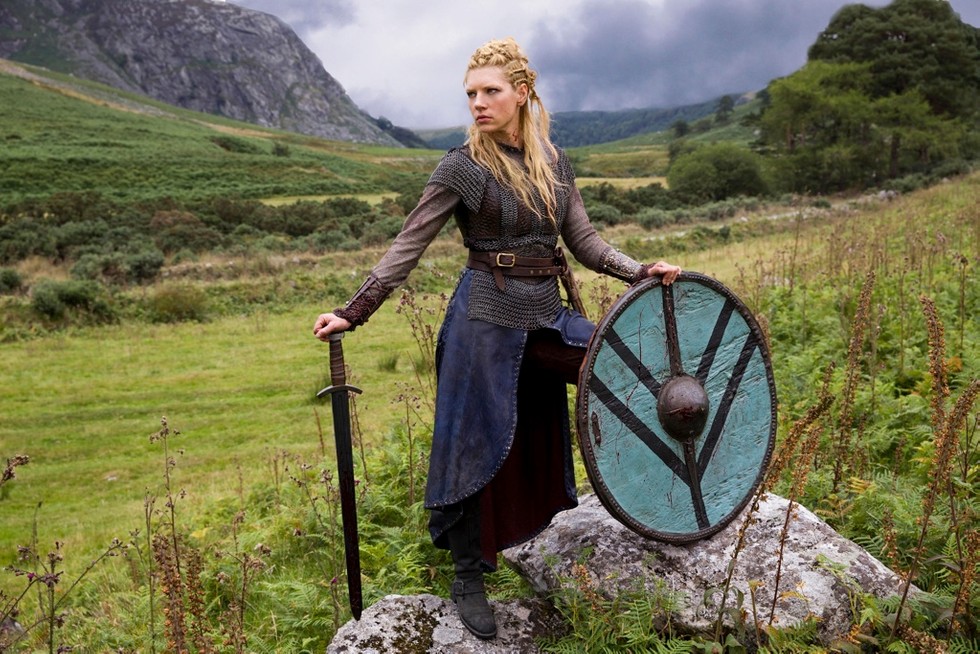 How to dress like a Viking woman